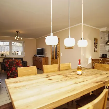 Strandnahes Ferienhaus Mit Ueberdachter Terrasse Und Kamin - Ferienhaus Lobbe