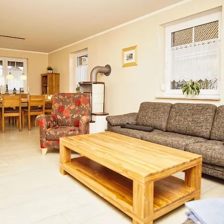Strandnahes Ferienhaus Mit Ueberdachter Terrasse Und Kamin - Ferienhaus * Lobbe